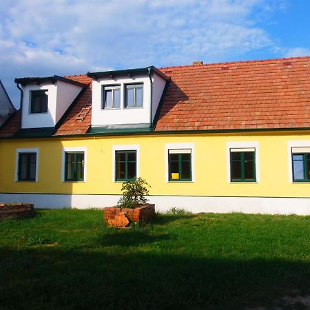 Gaestehaus Weinviertel - Niederoesterreich Siebenhirten Eksteriør bilde
